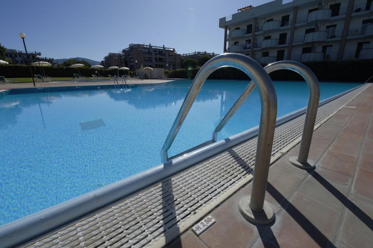 Le Residenze Di Santa Costanza - Mirto/Corbezzolo Aparthotel San Vincenzo Exterior foto